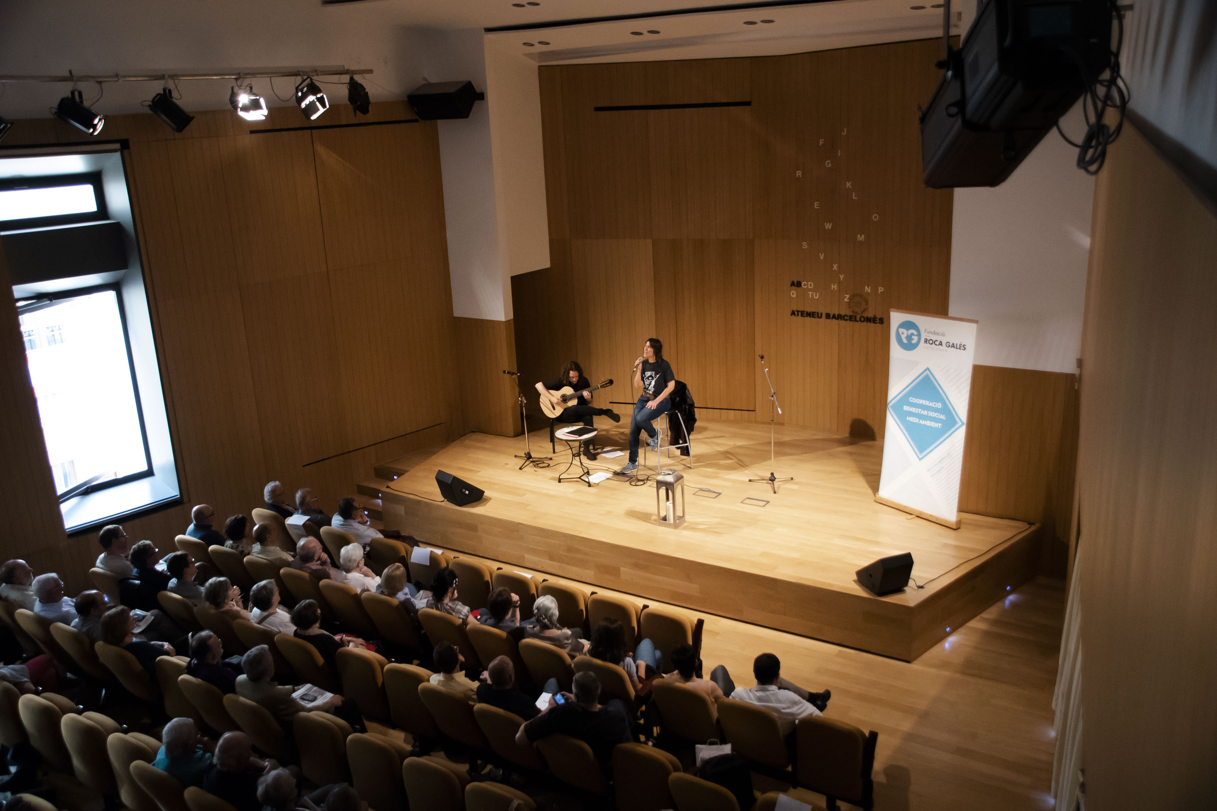 Somriures, reivindicació i música a la Nit de la Fundació Roca Galès