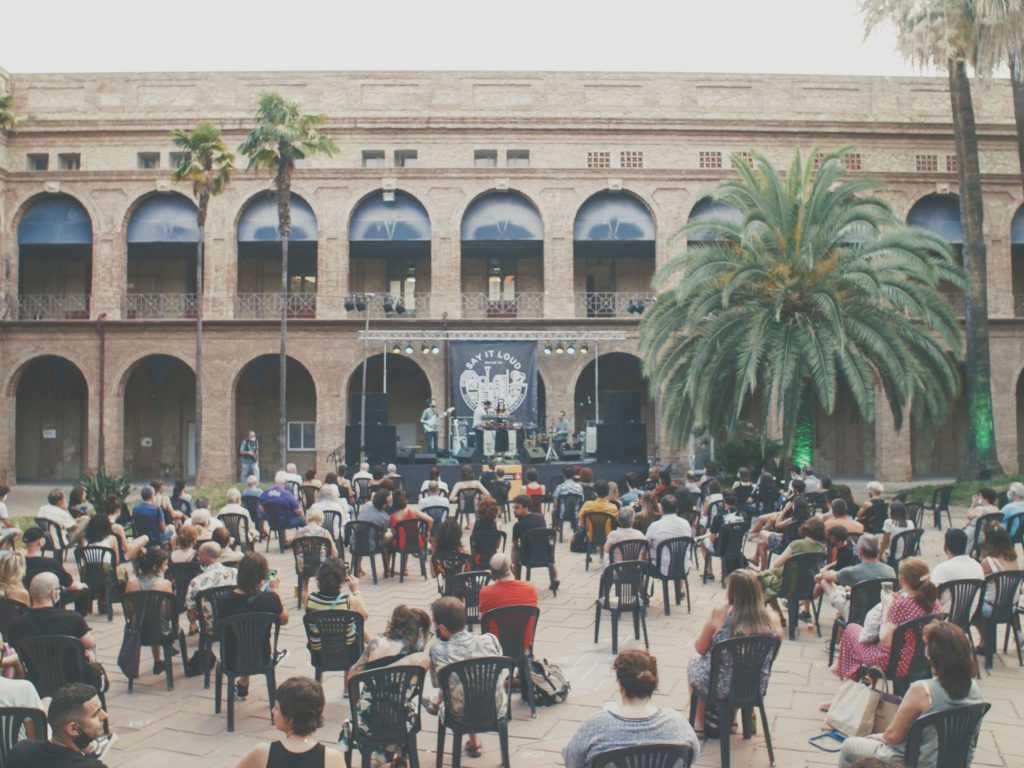 Foto: "Say it Loud al Pati" al Pati del Districte de Nou Barris, agost 2020. Say it Loud.